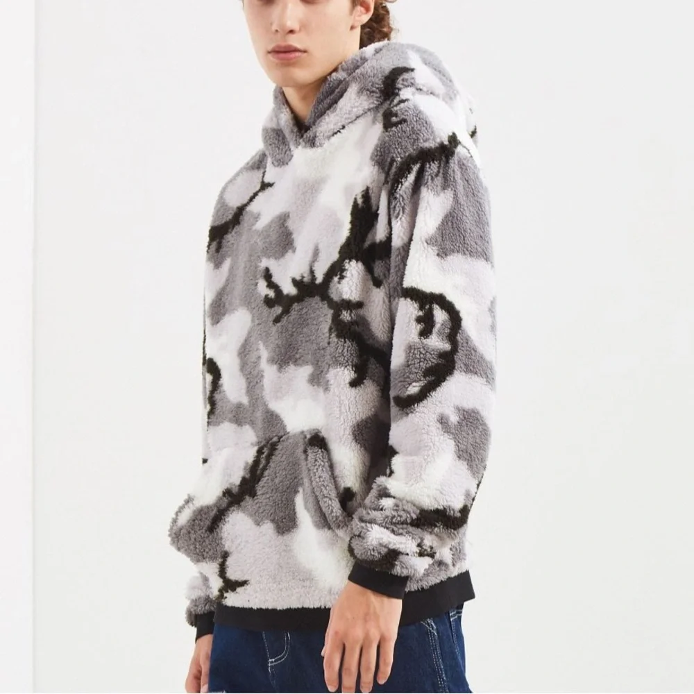 UO Camo Fluffy Soft Blanket Feel Polar Hoodie Sweatshirt - Picture 4 of 9